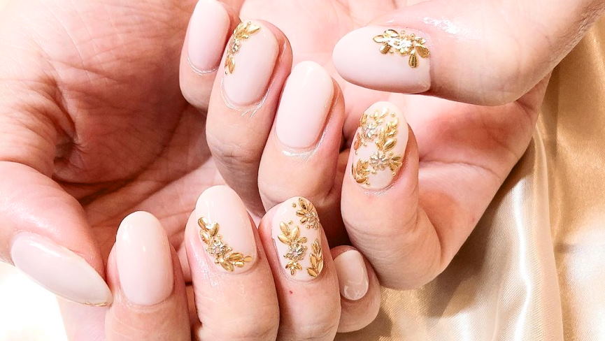 beautiful manicure for your big day